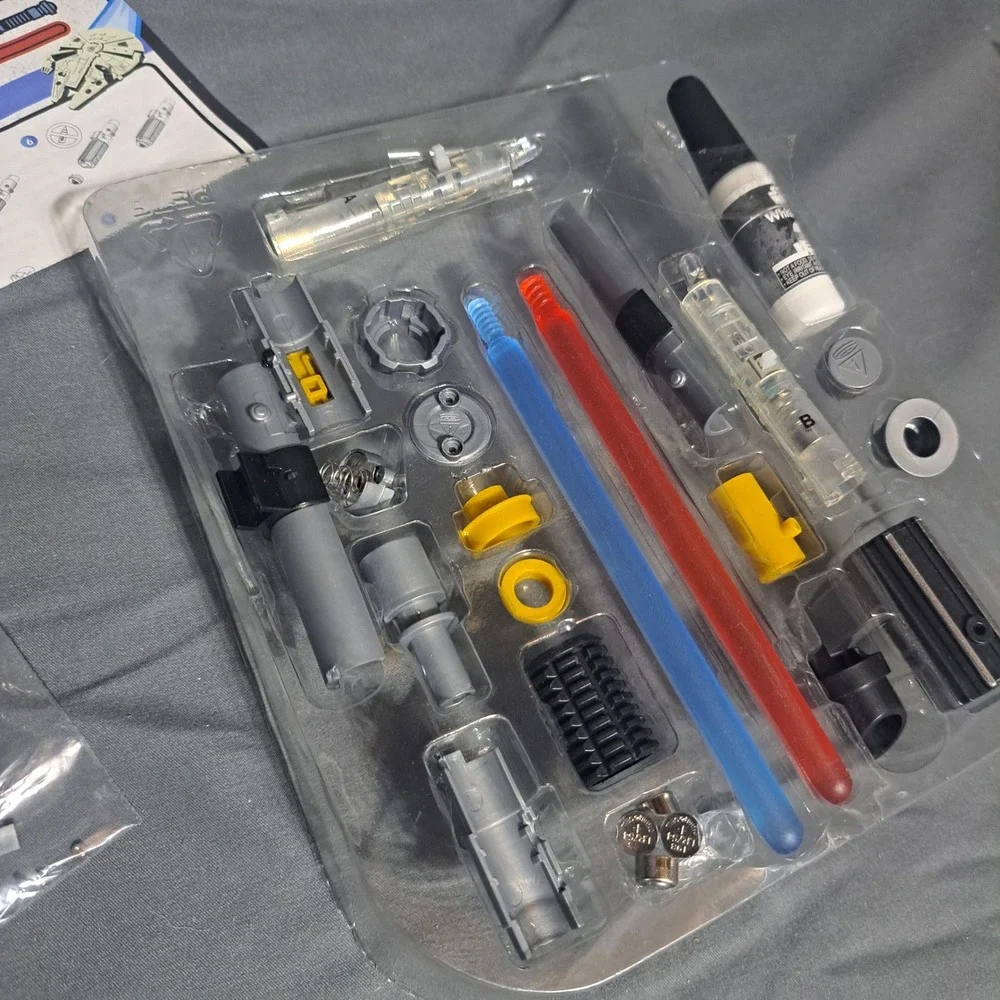 Star Wars Construct‎ Your Own Lightsabers STEM Kit